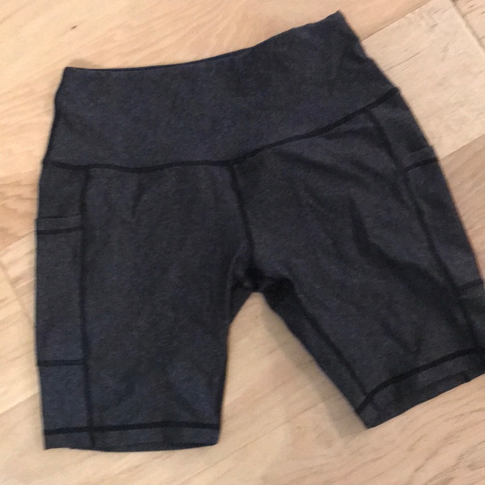 Bike short with phone pockets